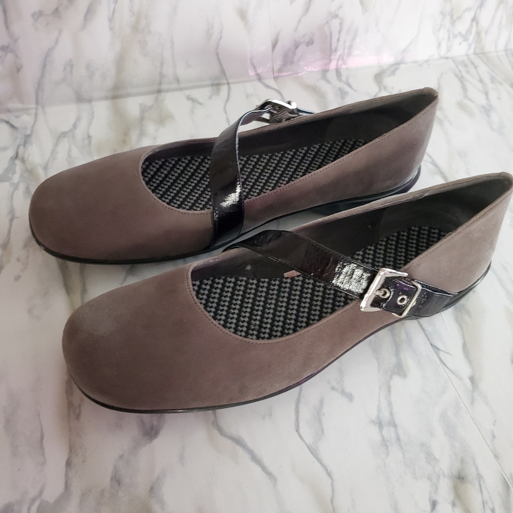 ASGI Splendor Grey Mary Jane Flats 9.5